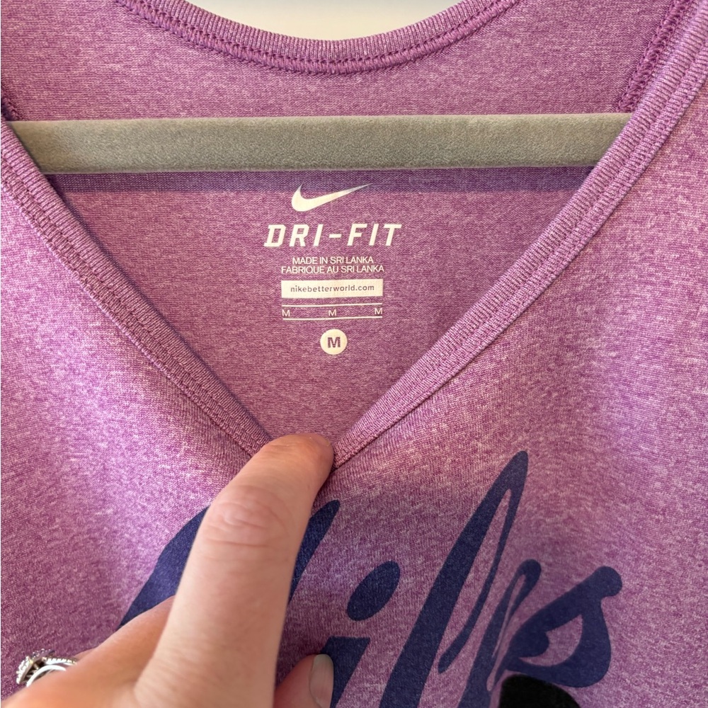 Nike Women's Miles Ahead Purple Tank Top size medium - Picture 2 of 3